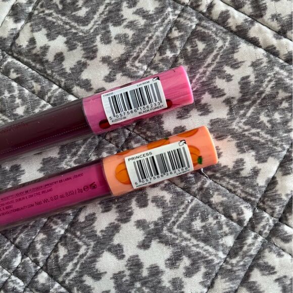 Makeup Revolution Cherry and Peach Lip Gloss Set - Picture 2 of 3
